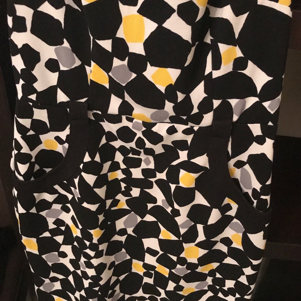 New York and Co pocket dress, Sz 4 - Picture 4 of 4